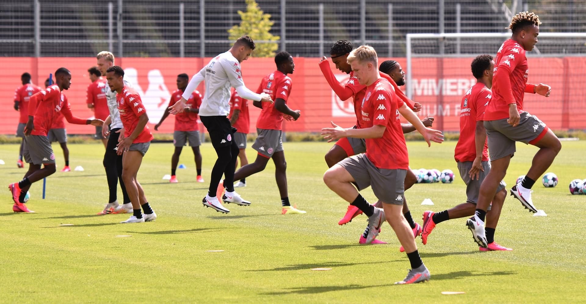 Rheinland-Pfalz, Mainz: Fußball: Bundesliga, Trainingsauftakt. FSV Mainz 05 im Stadion am Bruchweg. (Archivbild)