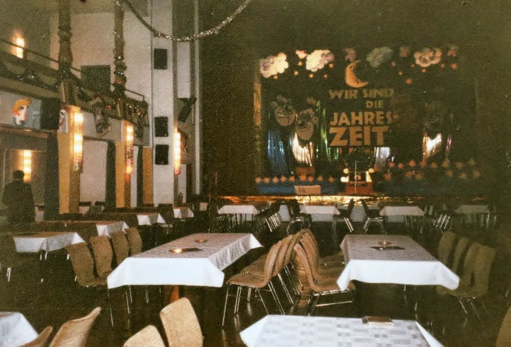 Blick in den Saal in der letzten Veranstaltungssaison 1998