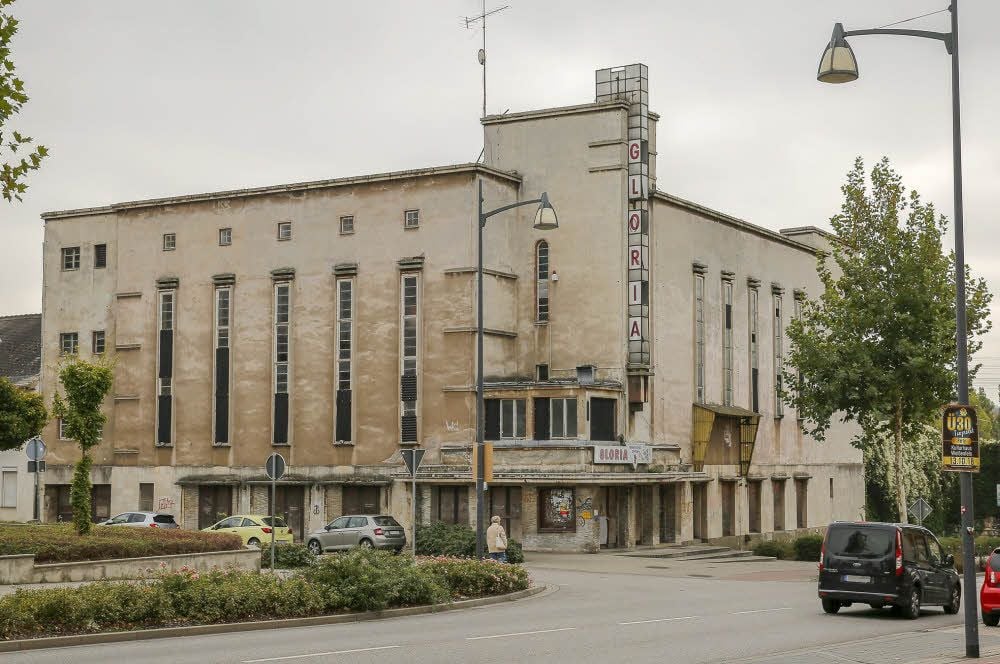 Der ehemalige Filmpalast „Gloria“ ist ein stadtbildprägendes Gebäude kurz vor der Weißenfelser Saalebrücke.