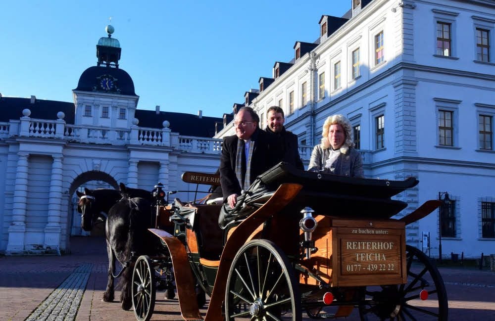 In der Kutsche versammelt: Martin Petzold, Bach-Darsteller Christian Ratzel und Robert Brückner.
