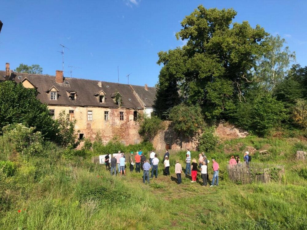 Wimmelburg: Ein Lokaltermin fand im Juni an der Neuen Hütte statt.
