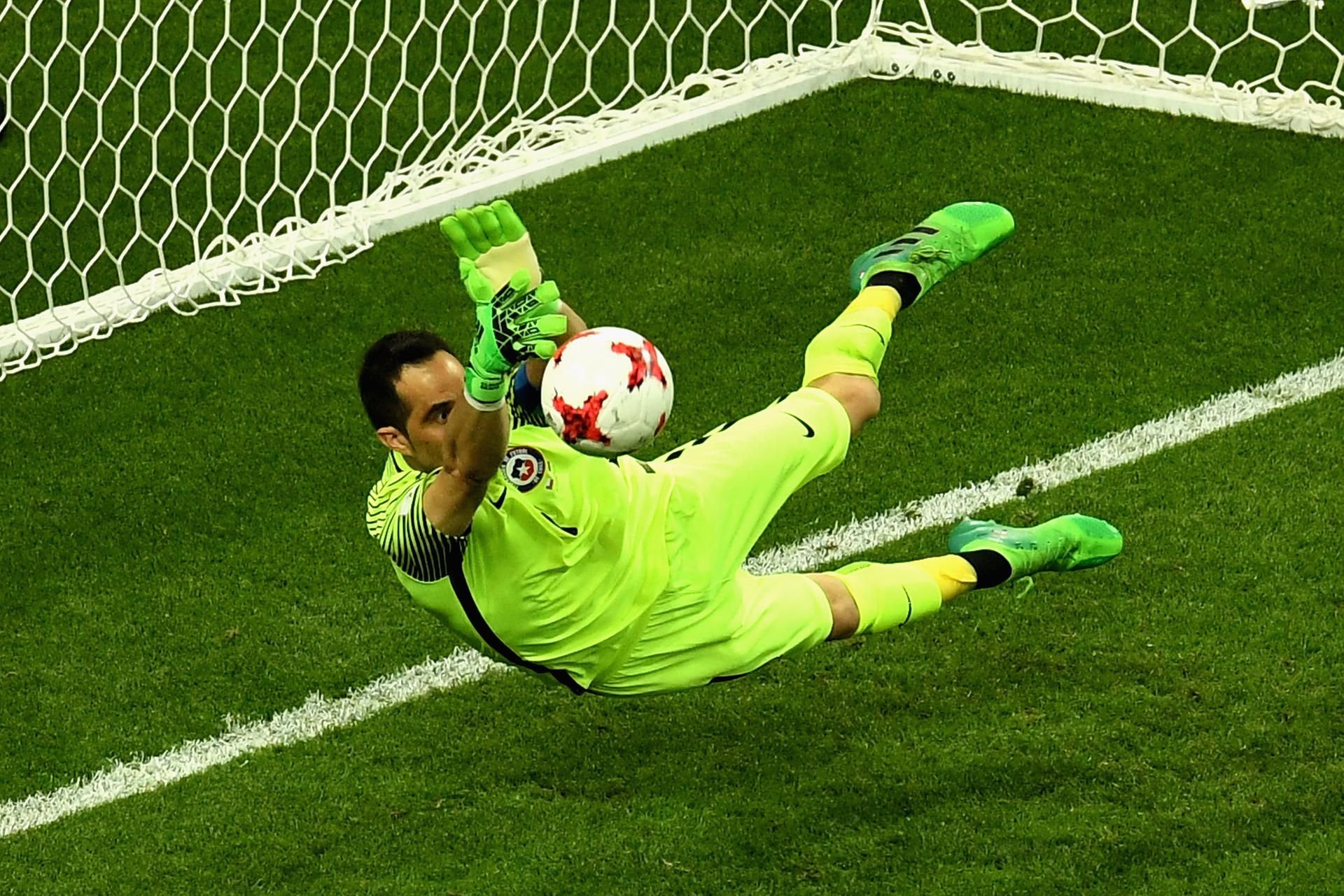 Der chilenische Torwart Claudio Bravo