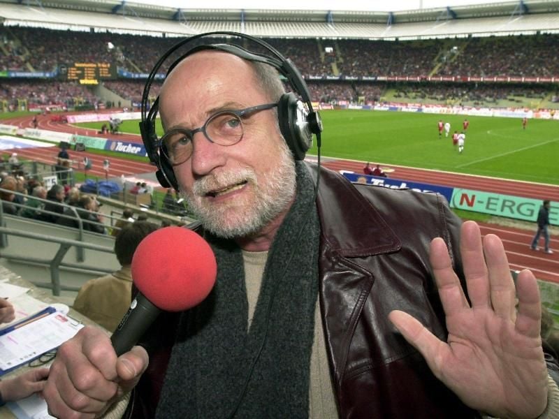 Der damalige Fußball-Radioreporter Günther Koch am 06. Mai 2001 im Nürnberger Frankenstadion. Foto/Archiv: Claus Felix Foto: Claus Felix