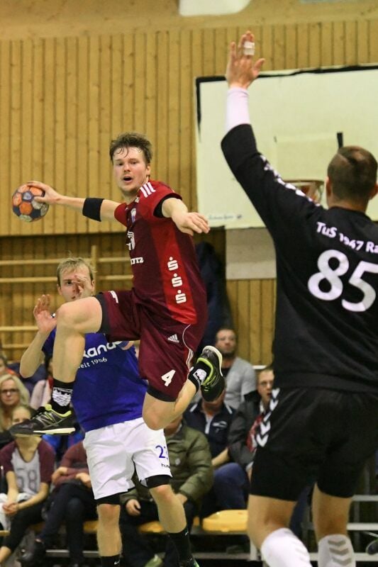 So kennt man den Linksaußen aus unzähligen Partien für den HSV und HCB.