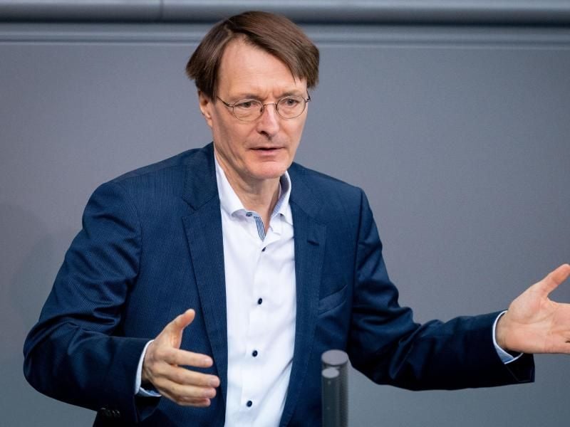 Lehnt den Bundesliga-Neustart ab: Karl Lauterbach, SPD-Gesundheitsexperte. Foto: Kay Nietfeld/dpa