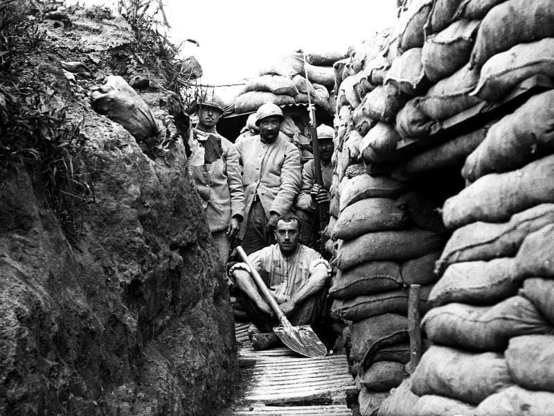 Französische Soldaten im Schützengraben. Foto: Mémorial de Verdun/ARTE France/dpa