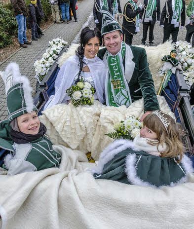 Närrische Regentschaft im Jubiläumsjahr: Carolin und Rocco (hinten), Benjamin und Anna.