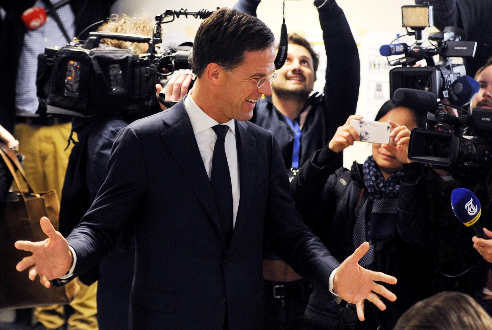 Der niederländische Ministerpräsident Mark Rutte in Den Haag, nachdem er in einem Wahllokal hier seine Stimme abgegeben hatte.