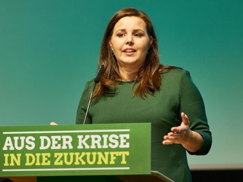 Anna Gallina, Vorsitzende von Bündnis 90/Die Grünen Hamburg und Senatorin für Justiz, spricht. Foto: Georg Wendt/dpa