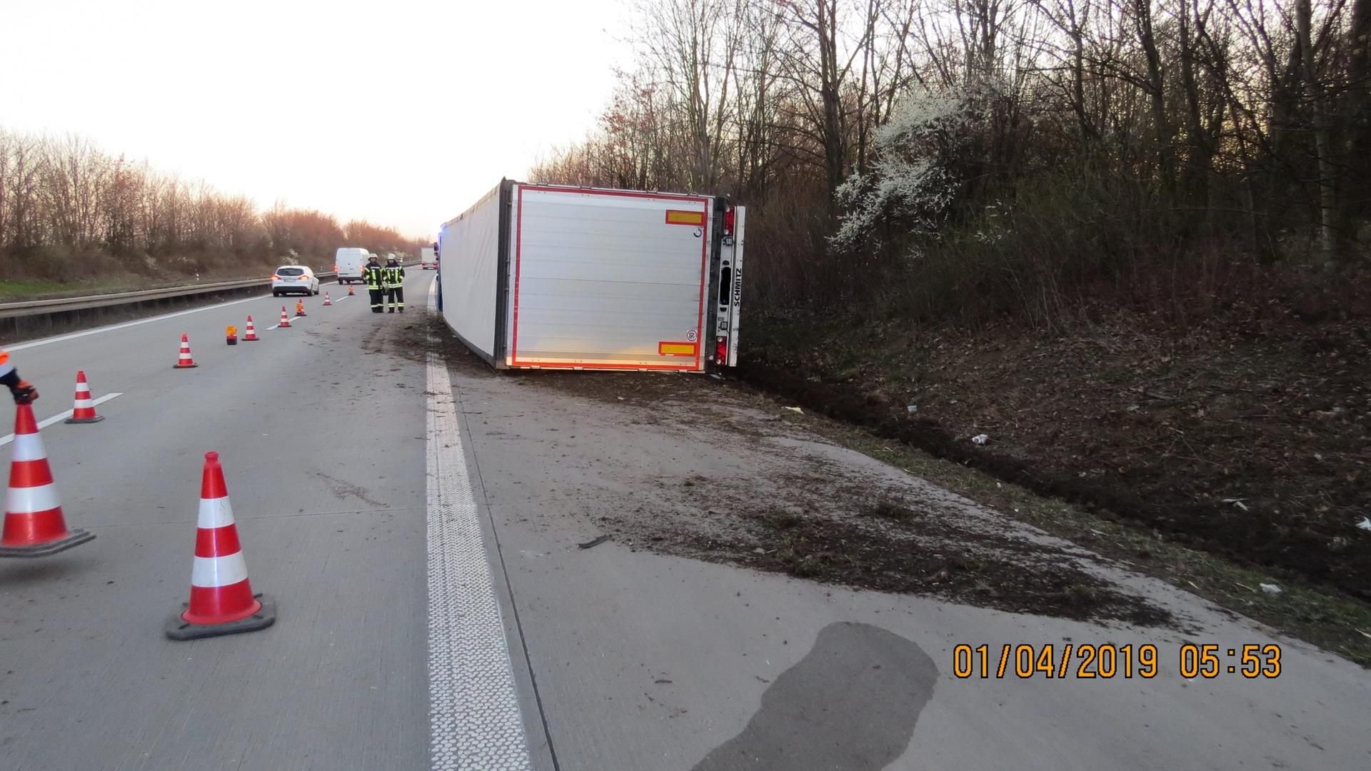 Vollsperrung In Richtung Norden: Vollsperrung In Richtung Norden: Lkw ...