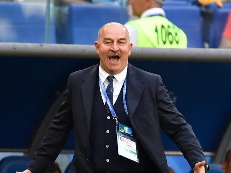 Trainer Stanislaw Tschertschessow musste mit WM-Gastgeber Russland die erste Niederlage hinnehmen. Foto: Marius Becker