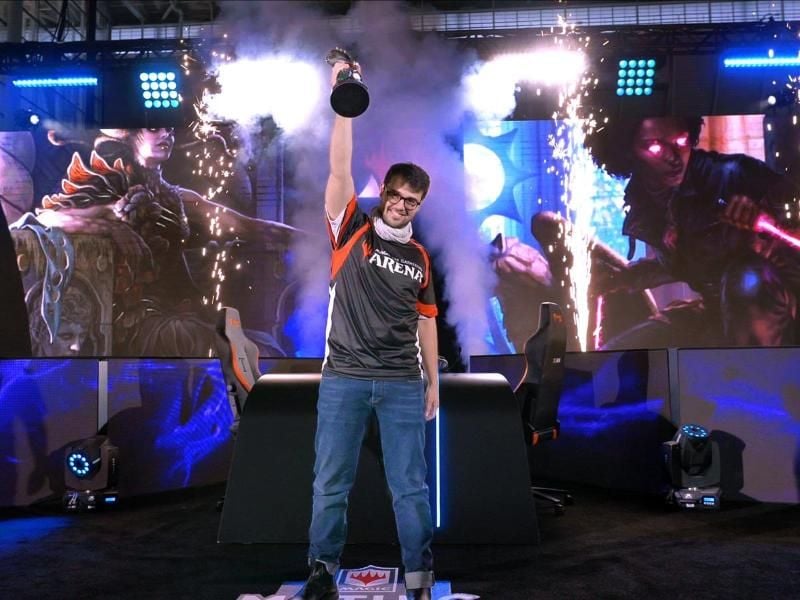 Andrea „Mengu09” Mengucci beim Sieg des Mythic Invitational auf der Pax East. Foto: Wizard of the Coast