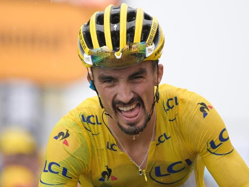 Julian Alaphilippe startet im gelben Trikot des Gesamtführenden in die 16. Etappe der Tour de France. Foto: Y. Jansens/BELGA