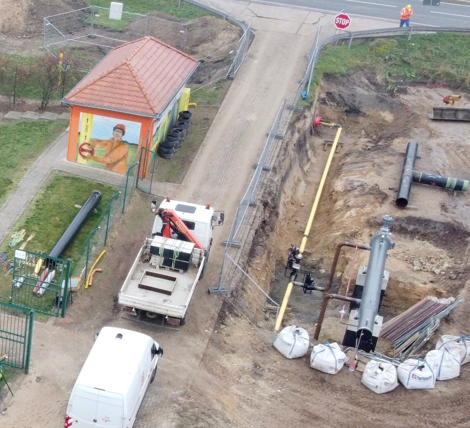 Bei Neugattersleben unterquert die Ferngasleitung die Bode als sogenannter Düker.