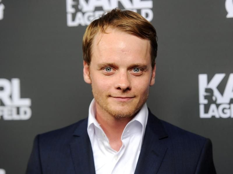 Der Schauspieler Stefan Konarske hat Dortmund gegen Paris eingetauscht. Foto: Tobias Hase