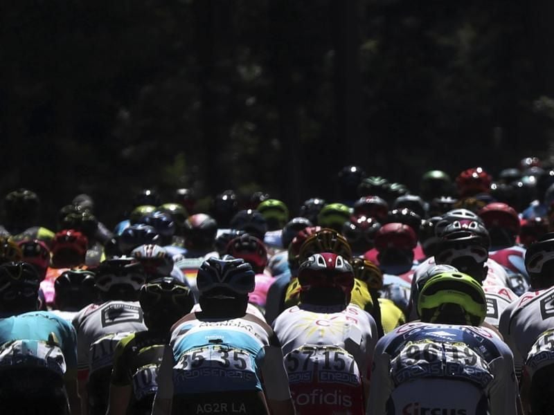 Die 6. Etappe der Tour de France geht erstmals ins Hochgebirge. Die Favoriten müssen sich nun zeigen. Foto: Thibault Camus/AP