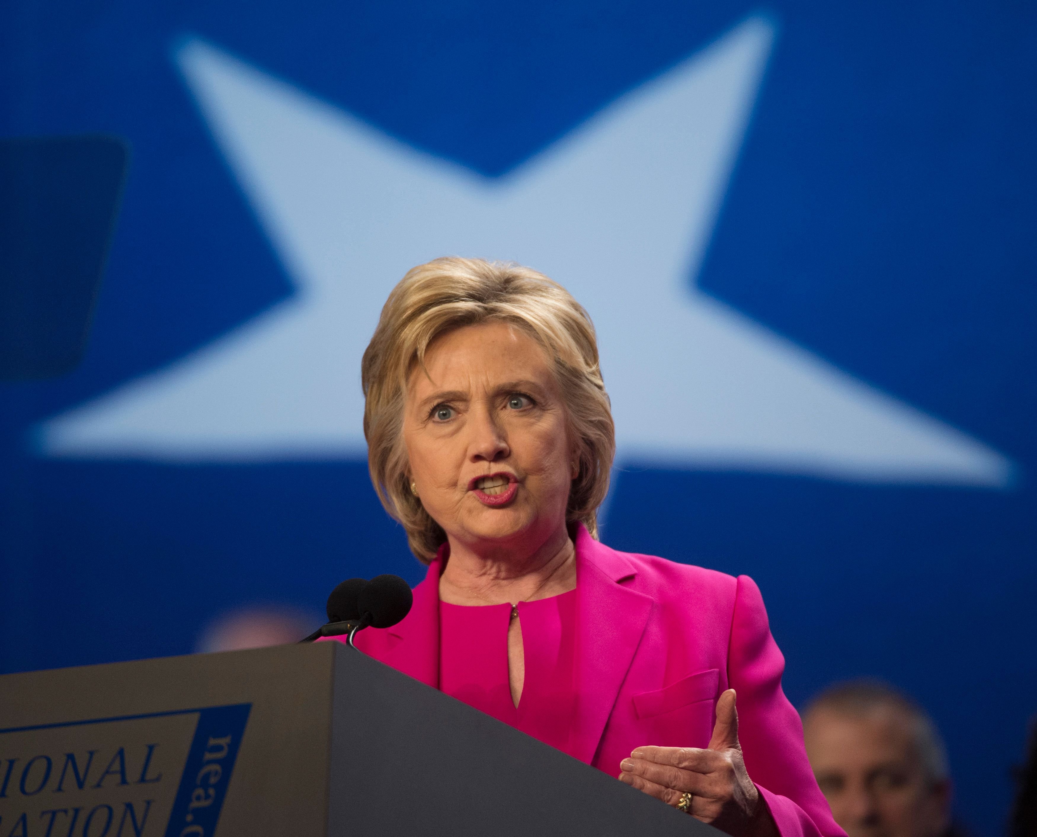 Präsidentschaftskandidatin Hillary Clinton hatte als Außenministerin dienstliche E-Mails über private Server geschickt.