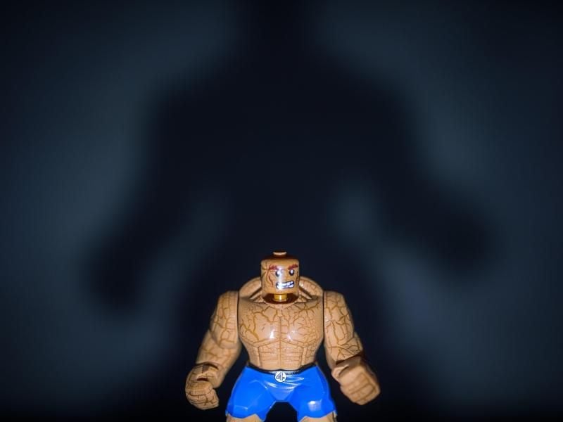 Eine Miniaturfigur eines Golems. Foto: Sophia Kembowski