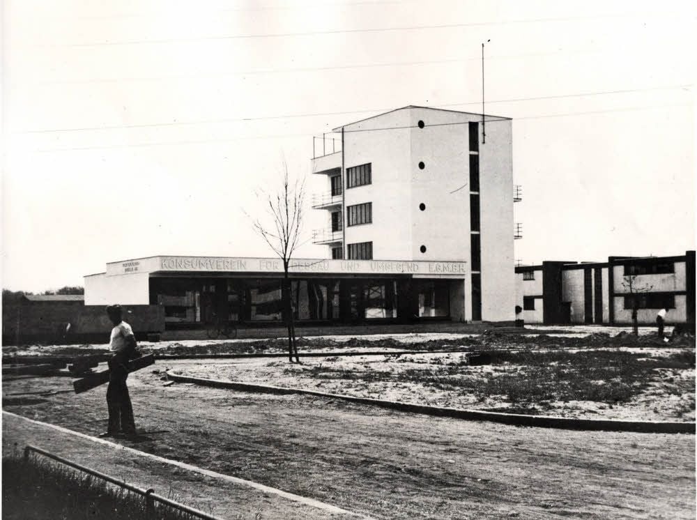Das Konsumgebäude zur Entstehungszeit.