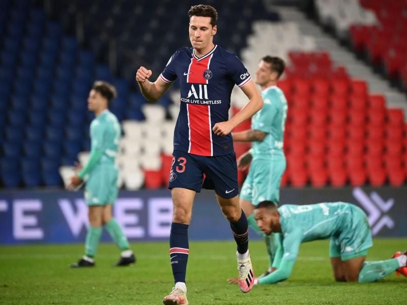 Auch Julian Draxler (M.) traf für PSG beim Sieg gegen Angers. Foto: Franck Fife/AFP/dpa