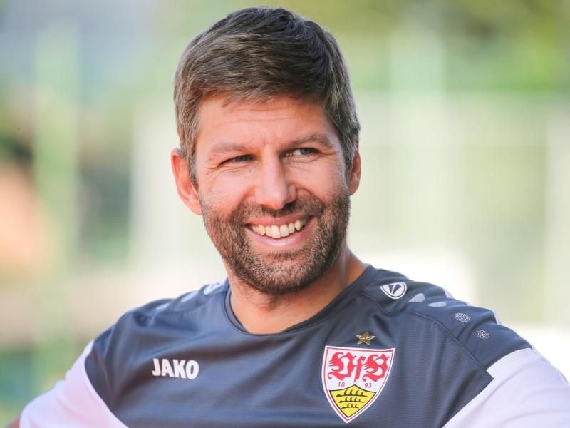 Thomas Hitzlsperger wird mit dem Verdienstorden der Bundesrepublik Deutschland ausgezeichnet. Foto: Karl-Josef Hildenbrand/dpa