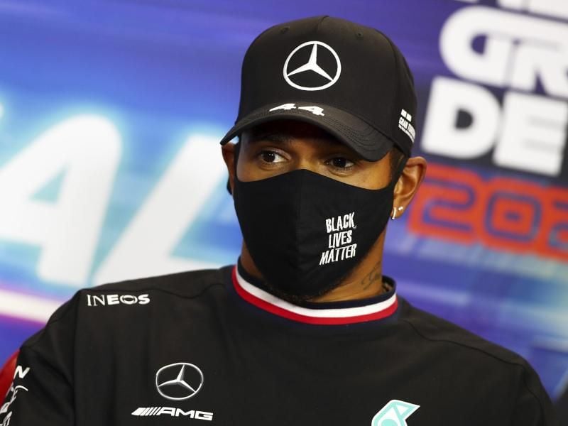Mercedes-Superstar Lewis Hamilton sieht auch Chancen in einem Rennen in Saudi-Arabien. Foto: Joe Portlock/Getty Pool/AP/dpa