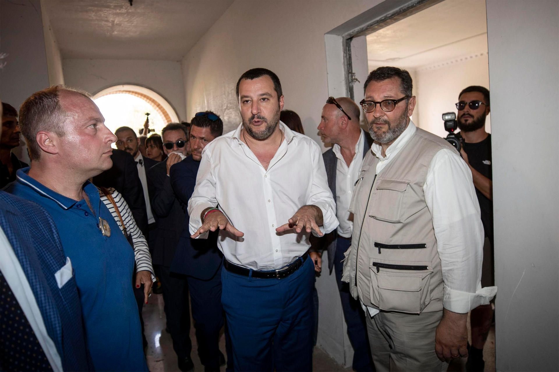 Der italienische Innenminister Matteo Salvini (Lega) stellt den Polizeischutz für den Anti-Mafia-Kämpfer Roberto Saviano in Frage.