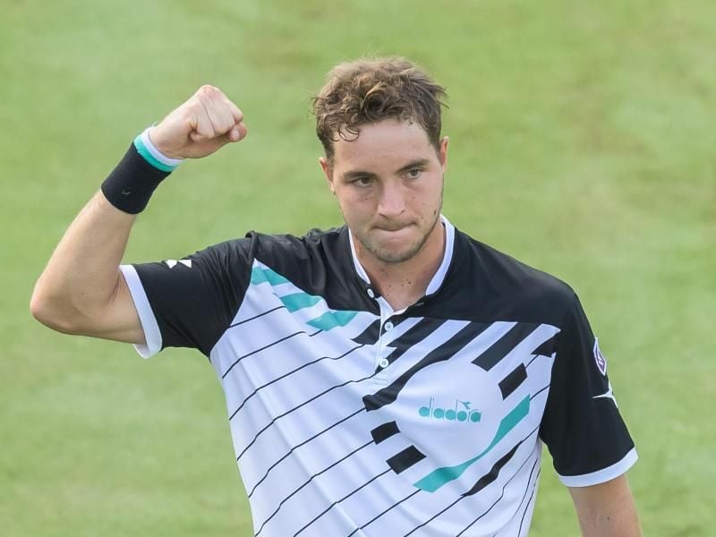 Jan-Lennard Struff steht nach dem Sieg über den Serben Miomir Kecmanovic in Stuttgart im Viertelfinale. Foto: Silas Stein