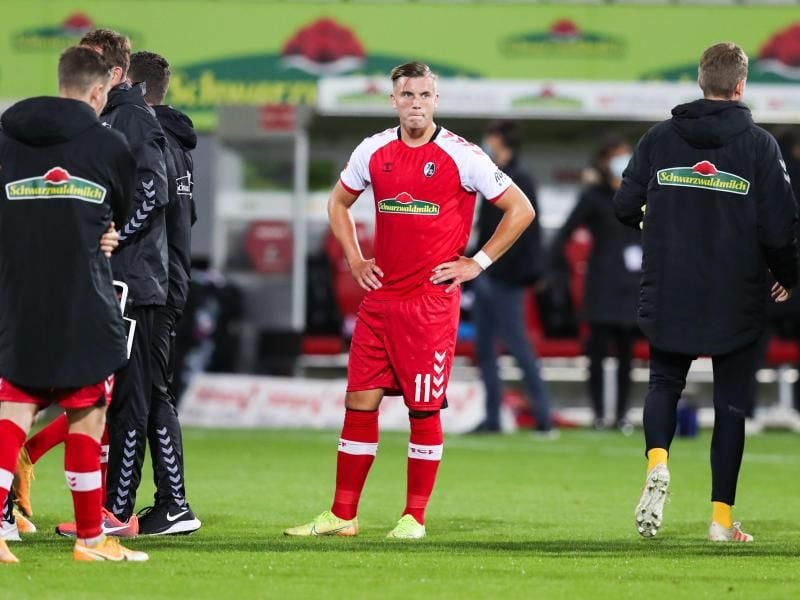 Spielt beim SC Freiburg bislang nur eine Nebenrolle. Ermedin Demirovic (M). Foto: Tom Weller/dpa