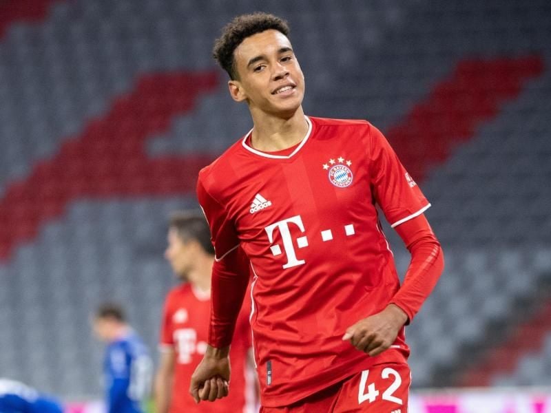 Jamal Musiala steht in der Startelf des FC Bayern München. Foto: Matthias Balk/dpa