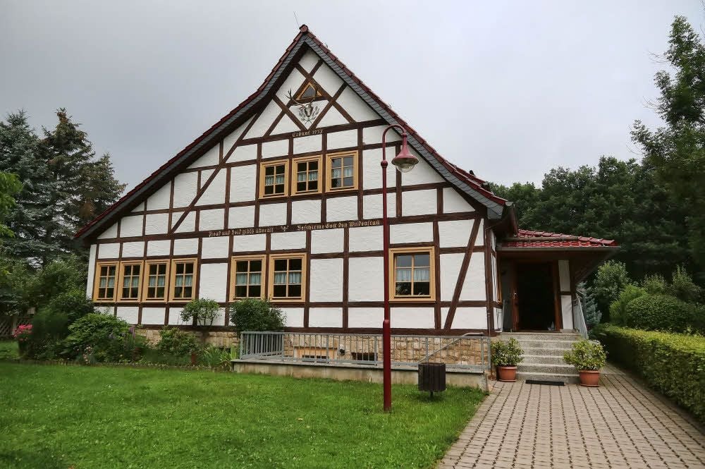 Das Verwaltungsgebäude des Jugendwaldheims.