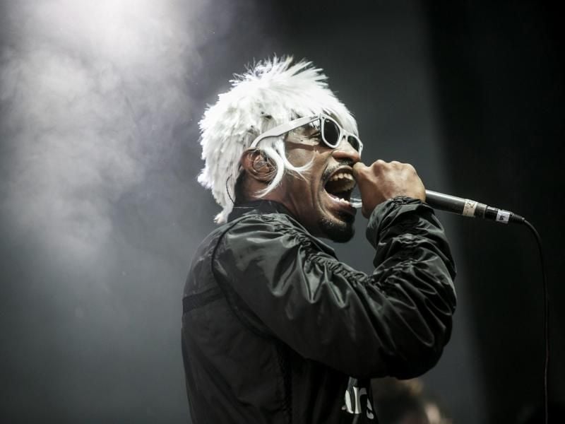 Demnächst in Hameln? André 3000 gibt sich dem Flötenspiel hin. Foto: Balazs Mohai/EPA