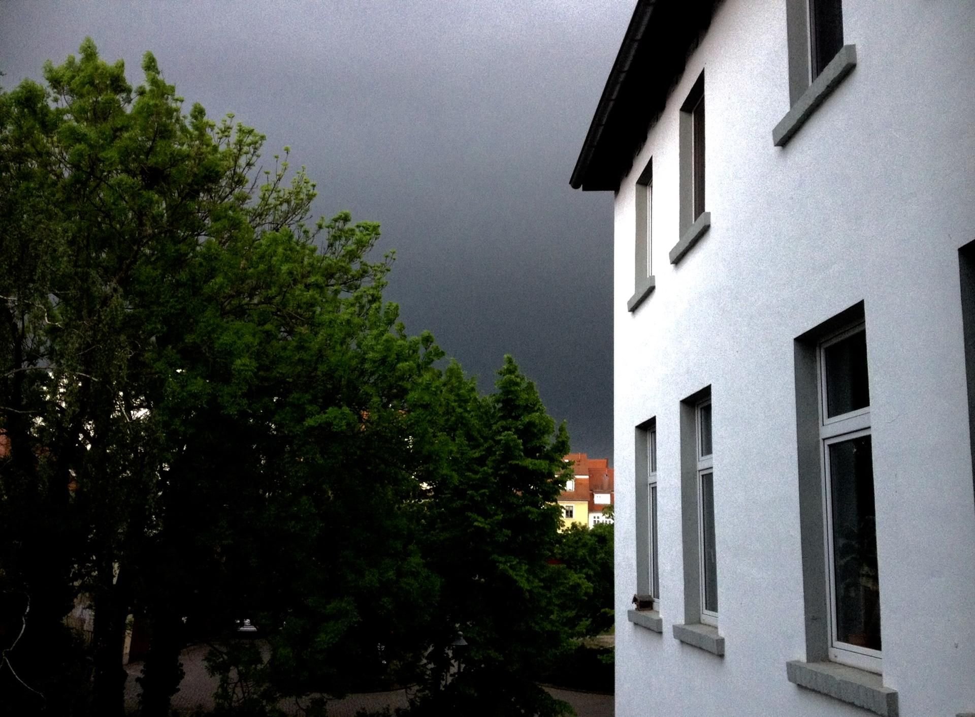 Dunkle Wolken über Zeitz.