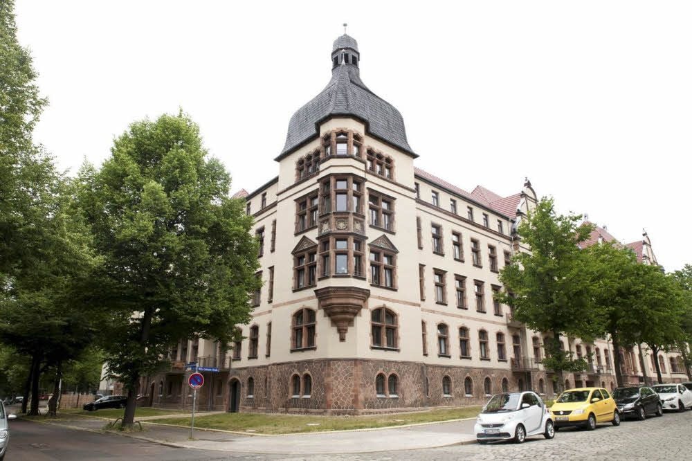 Gilt als Halles Top-Immobilie: das sanierte Regierungspräsidium und der angrenzende Paulus-Wohnpark.