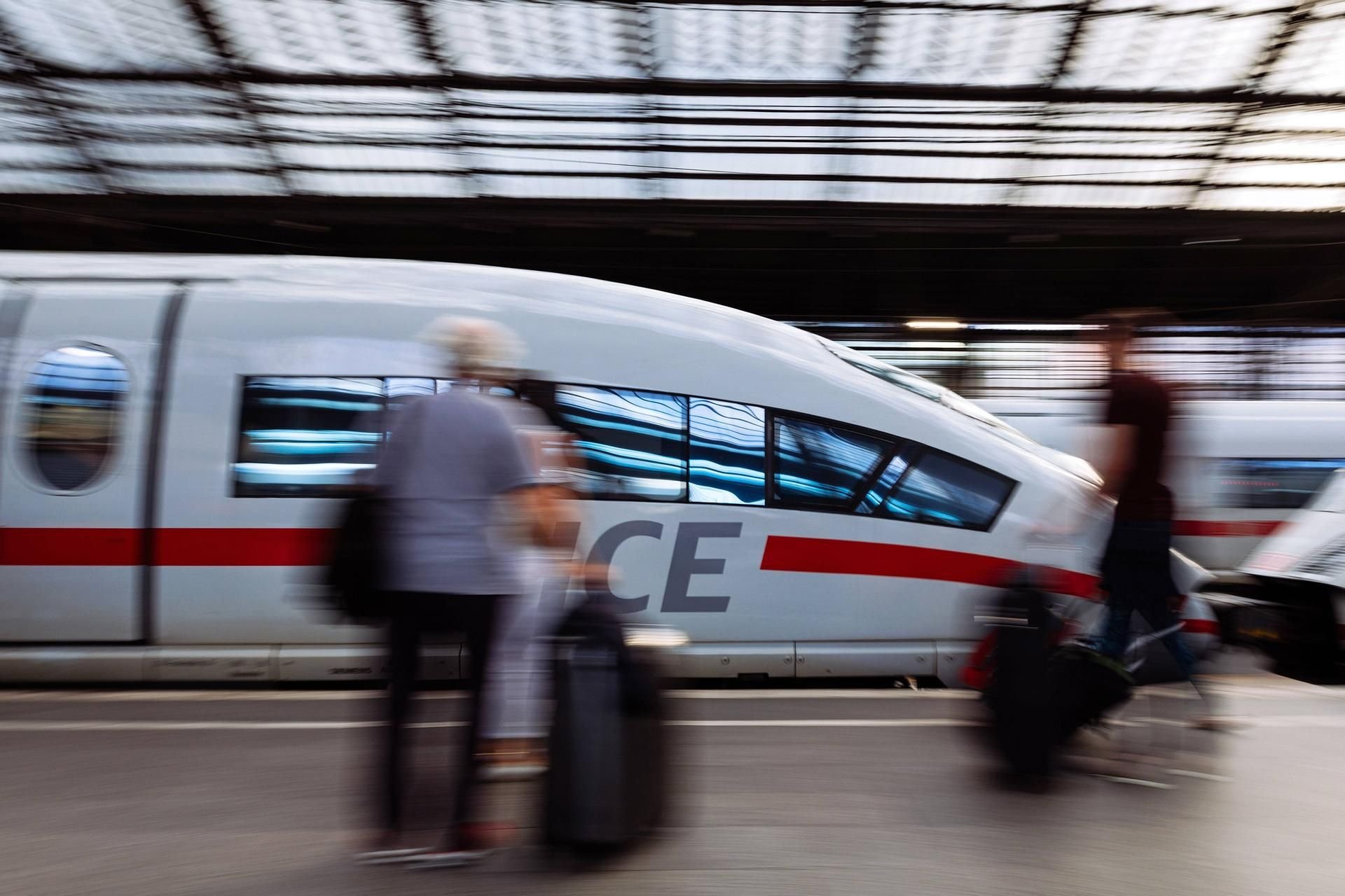 Pro Stunde soll ein ICE mehr von Halle nach Berlin fahren.