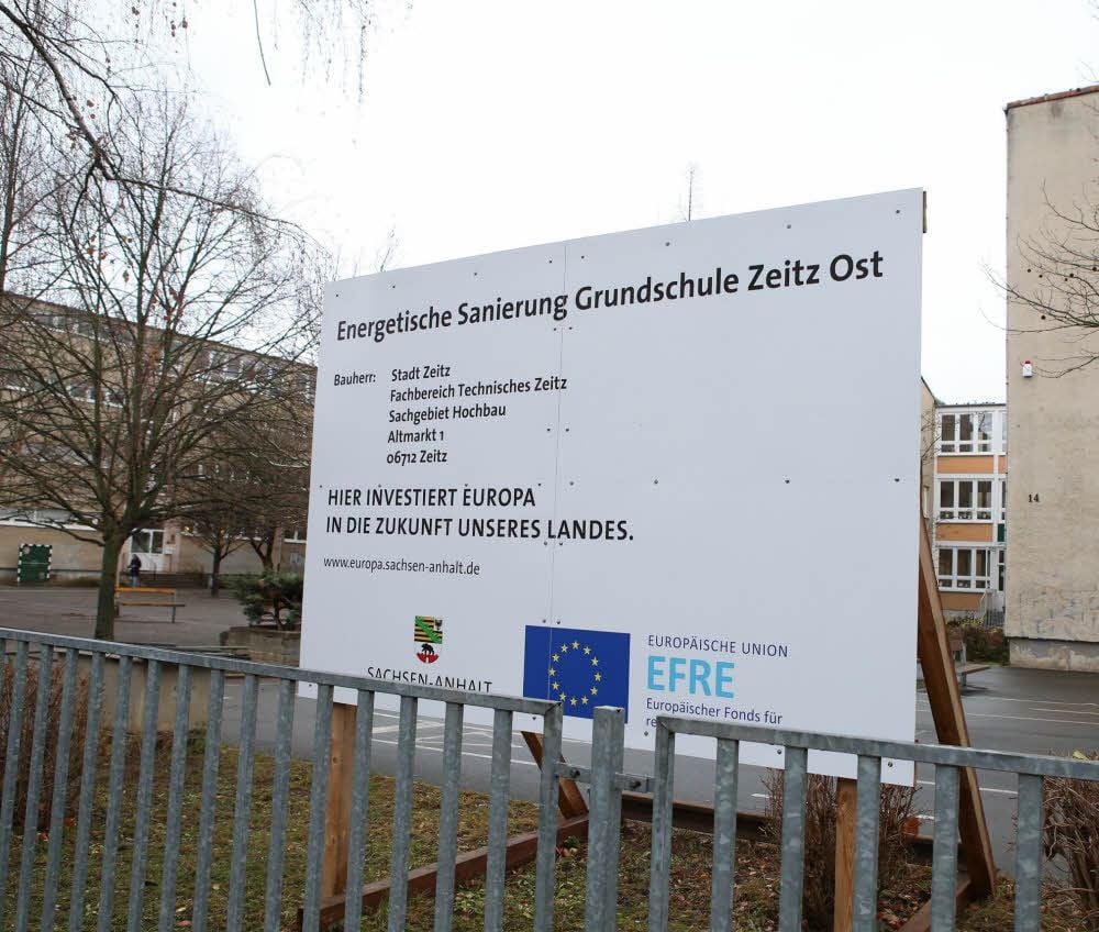 Die Grundschule Zeitz-Ost soll saniert werden. Doch seit Monaten bewegt sich nichts.