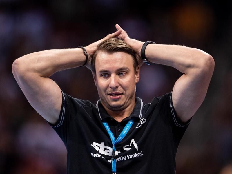 Zog mit dem THW Kiel ohne Probleme beim Super Globe ins Viertelfinale ein: Trainer Filip Jicha. Foto: Marius Becker