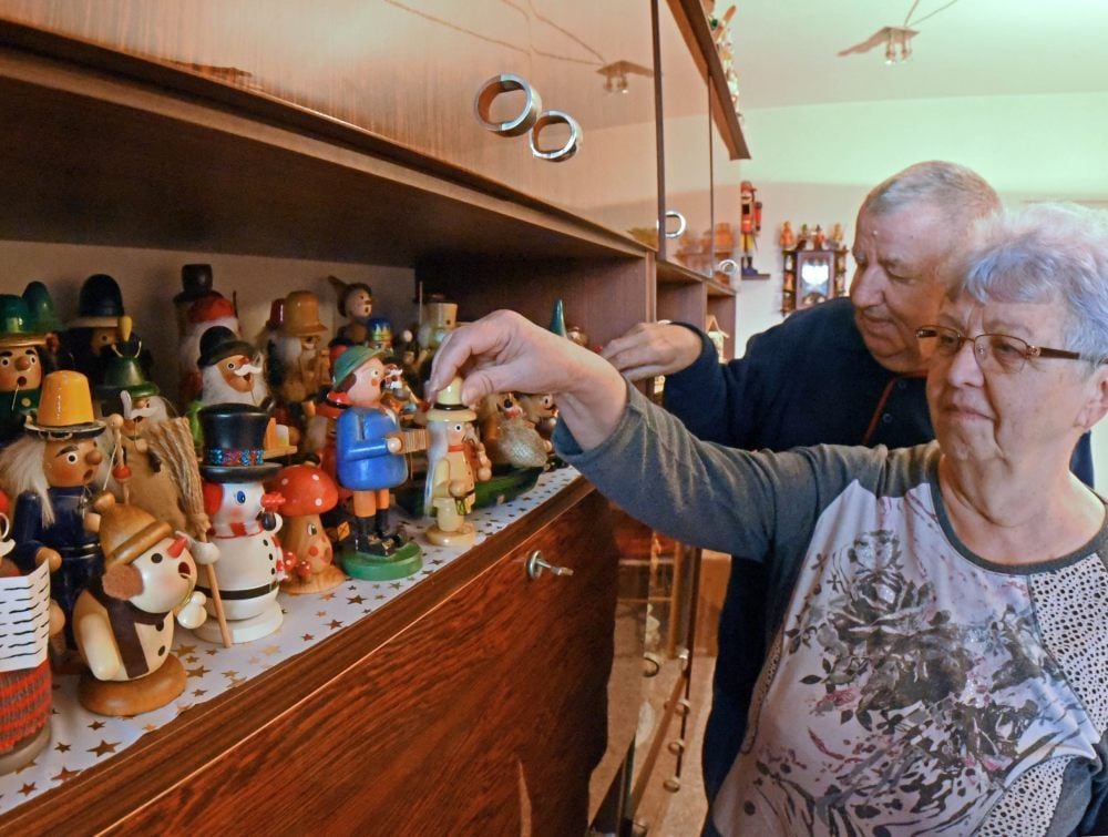 Hans und Brunhilde Stegmann scheuen in keinem Jahr die Mühe des Aufbaus der Figuren.