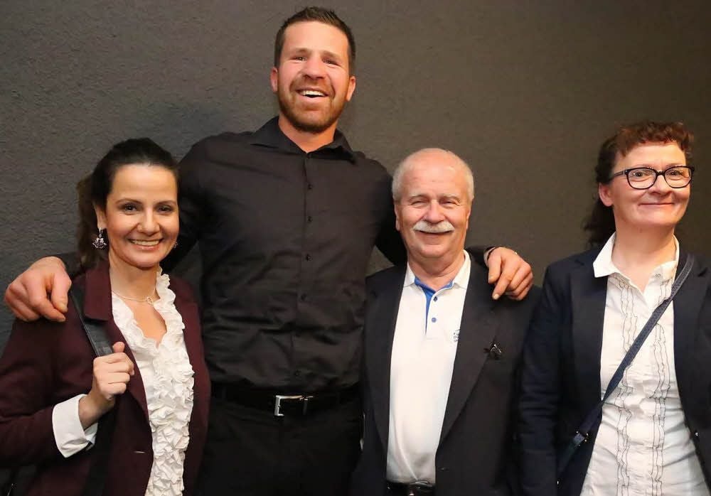 Gehen als Friedensläufer am 23. April in Rom an den Start: Moderatorin Katrin Huß, Boxer Timo Hoffmann , Organisator Peter Junge und die Eisleberin Kathrin Gantz (von links).