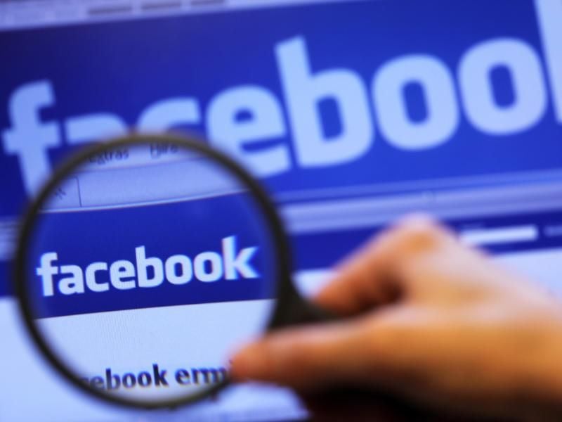 Facebook will mit seinem neuen Angebot „Workplace by Facebook” die Kommunikation innerhalb von Unternehmen umzukrempeln. Foto: Jens Büttner/Symbolbild