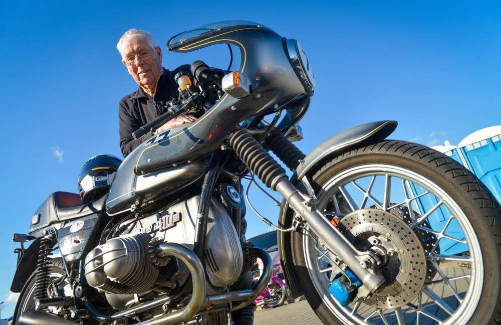 Horst Kaseler aus Aken hat mit seiner BMW R 90 S am Classic Cup 2016 in Köthen teilgenommen.
