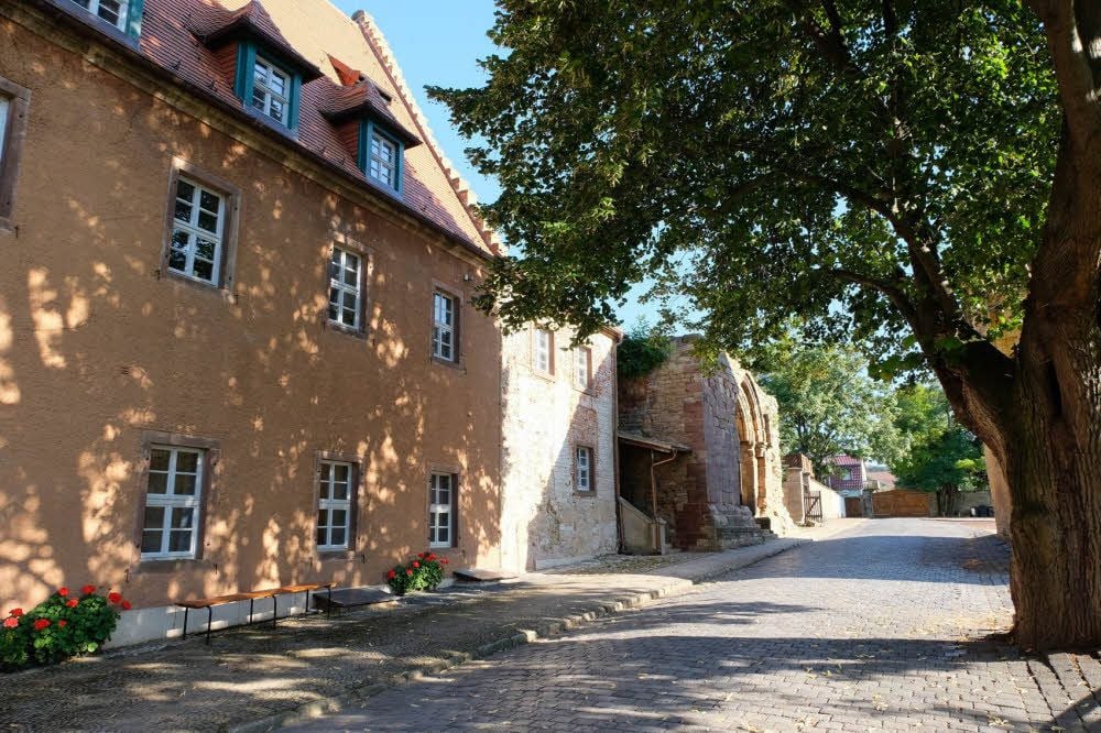 Nach der Sanierung der Innenfassade im Klausurhof soll die Außenfassade am West- und Nordflügel instand gesetzt werden.