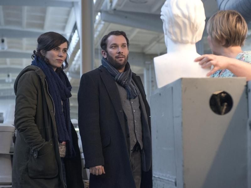 Die Tatort-Kommissare Kira Dorn (Nora Tschirner) und Lessing (Christian Ulmen) ermitteln in einem Porzellanwerk. Foto: Anke Neugebauer/MDR