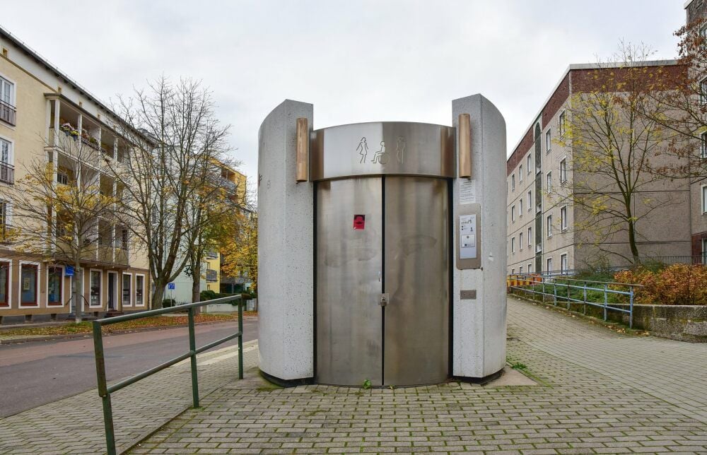 Das Toilettenhäuschen neben dem Dessauer Rathaus ist seit Anfang 2019 geschlossen.