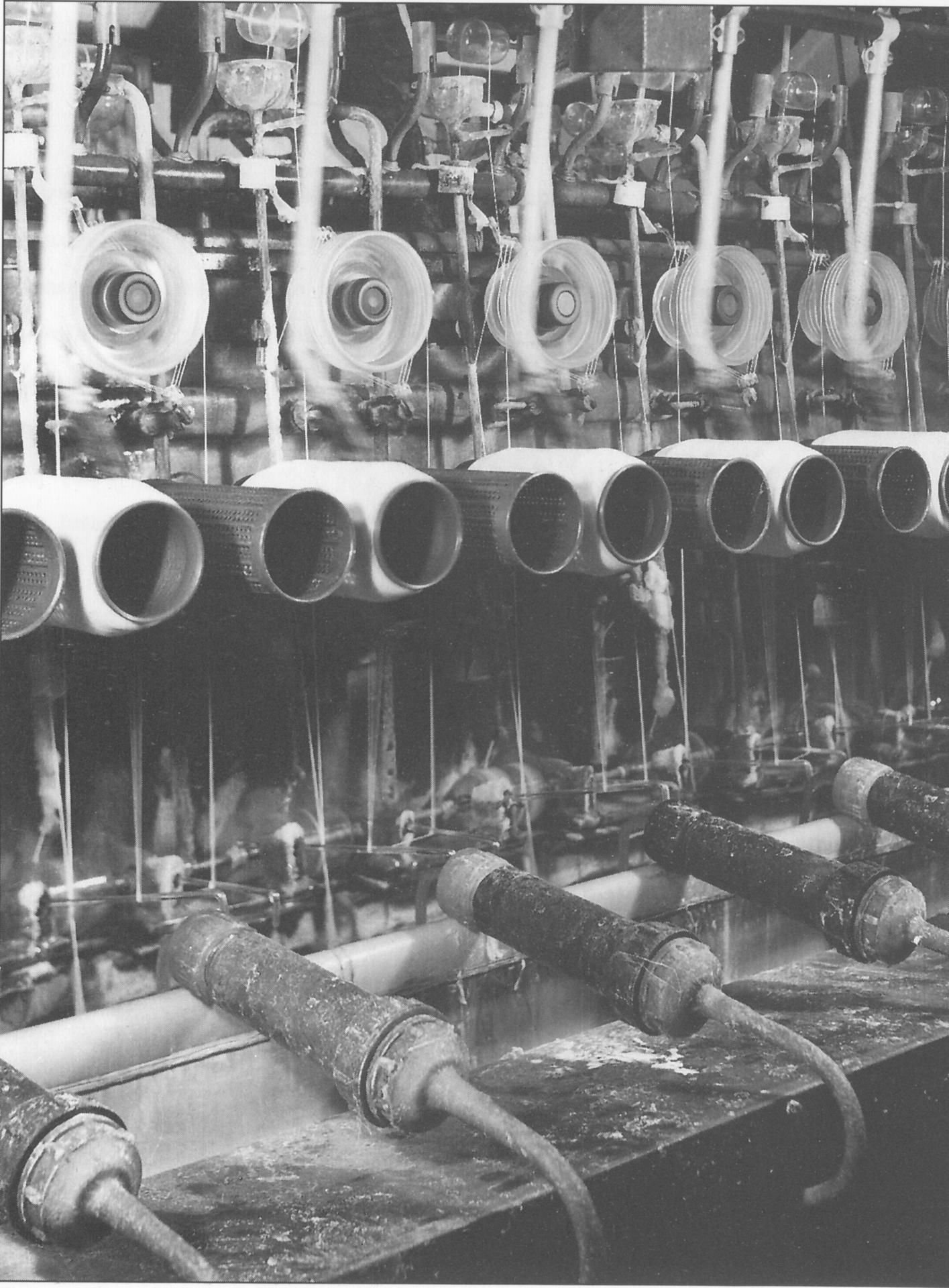 Kunstseidenspinnmaschine in der Filmfabrik Wolfen