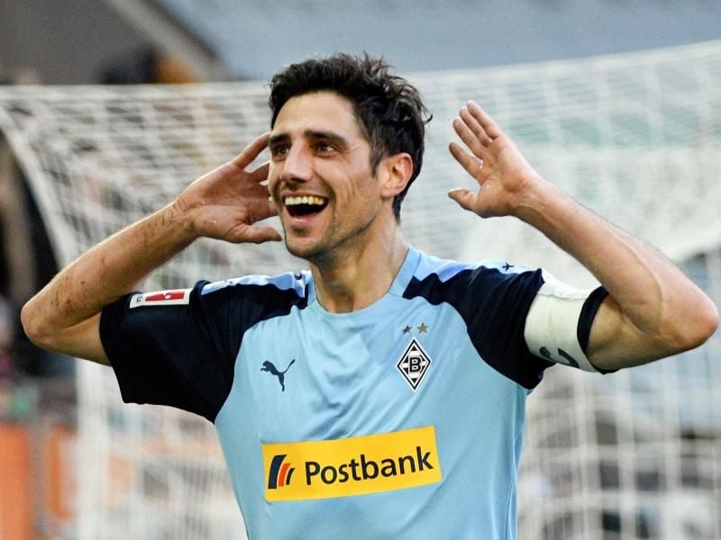 Mönchengladbachs Kapitän Lars Stindl glaubt an einen Sieg gegen die Bayern. Foto: Stefan Puchner/dpa