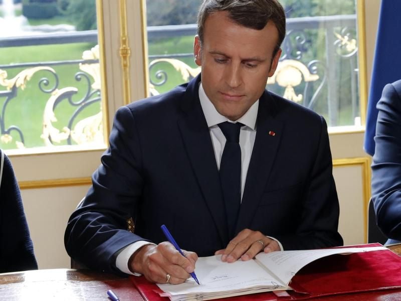 Der sozialliberale Staatschef Emmanuel Macron will mit der Lockerung des Arbeitsrechts dazu beitragen, die hohe Arbeitslosigkeit zu bekämpfen. Foto: Philippe Wojazer