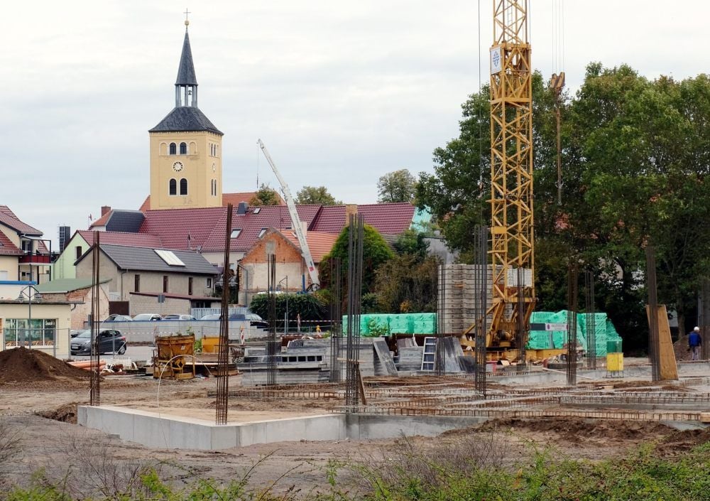 Hier entsteht der neue Aldi-Einkaufsmarkt auf der Gewerbefläche am Jessener Höfchen. Die Eröffnung ist für Ende April/Anfang Mai 2020 geplant.