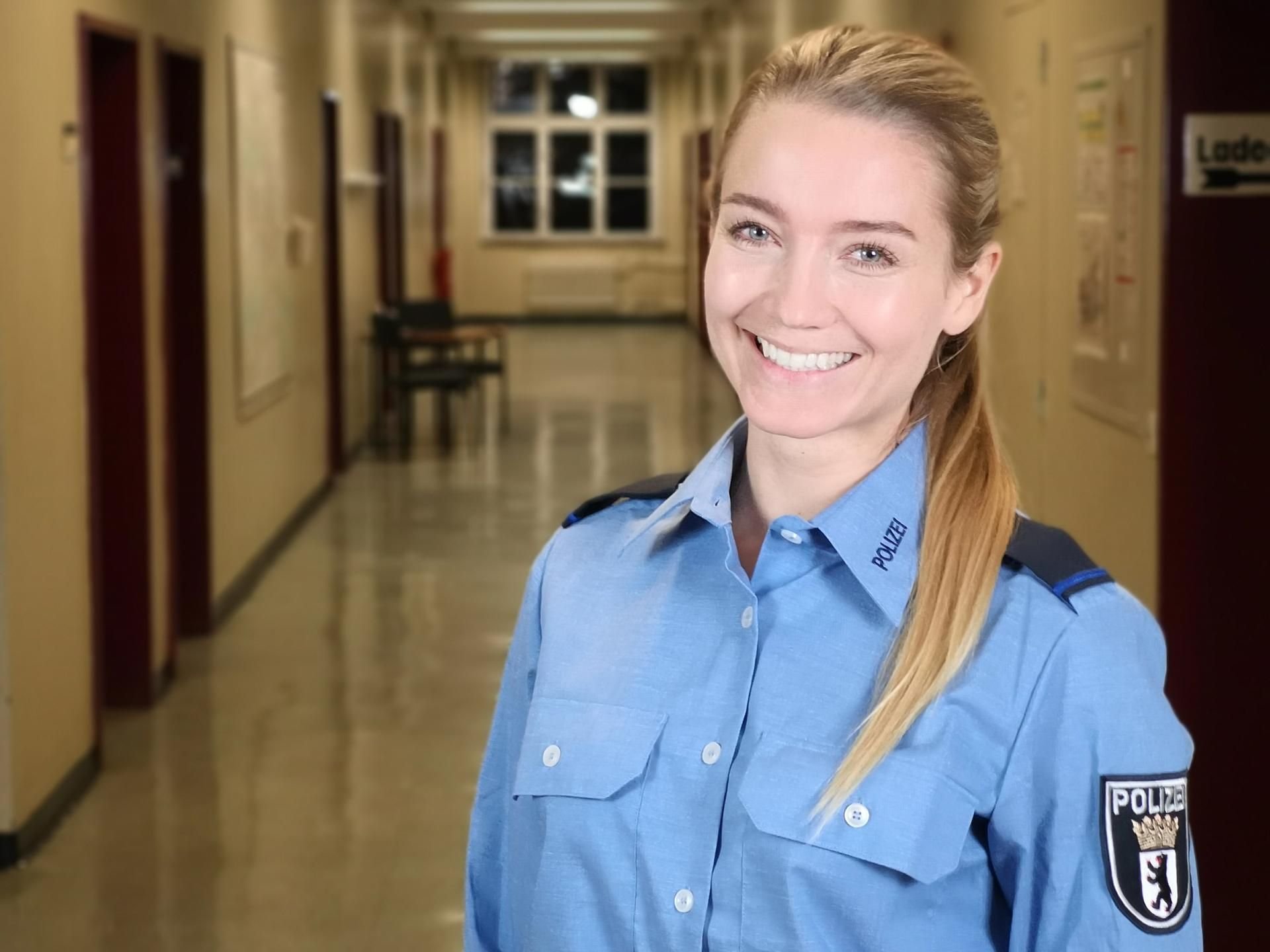 Helena wirbt für die Berliner Polizei mit kurzen Videos auf YouTube. So sollen neue Zielgruppen erreicht und vor allem Frauen angesprochen werden.