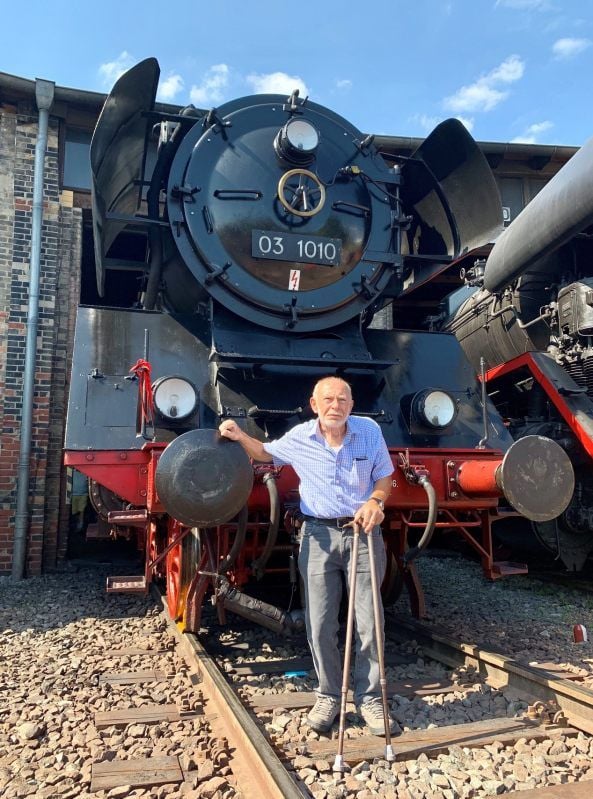 Harry Heydenbluth ist die Museumslok „03 1010“ 33 Jahre Jahre gefahren. Sie habe ihn und die Passagiere nie im Stich gelassen und sei ein faszinierendes Stück Technik, schwärmt der Hallenser.